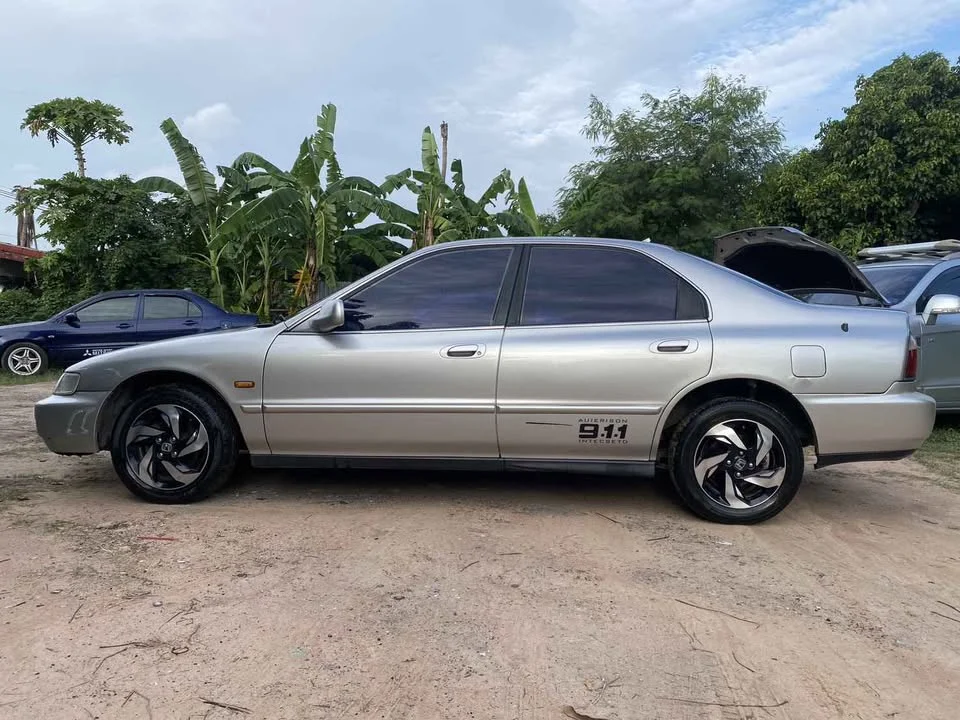 1998 Honda Accord V 3
