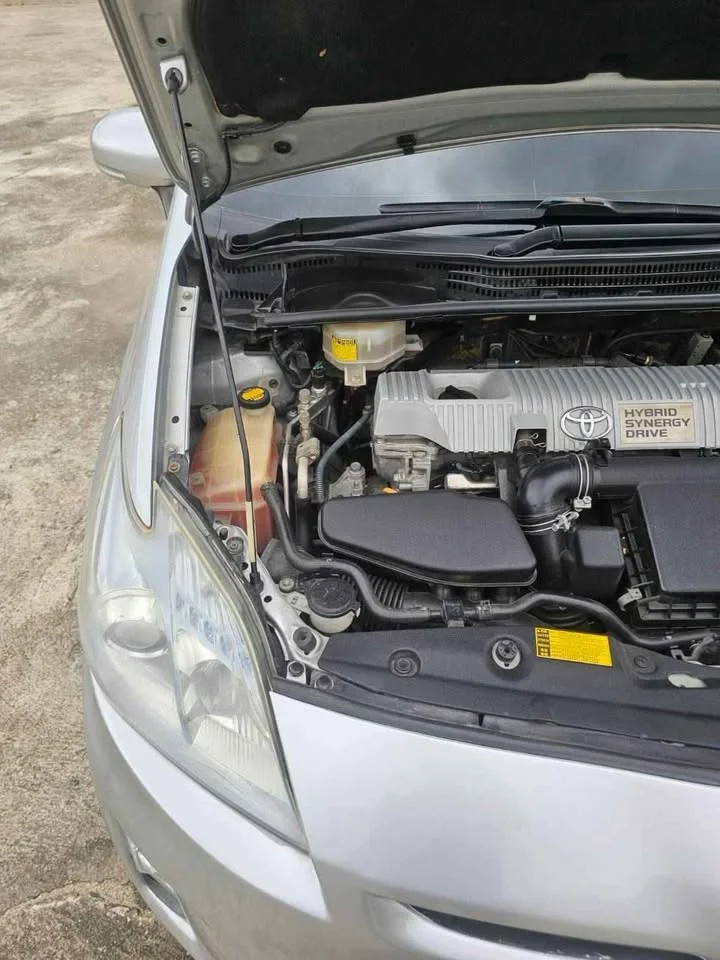 2012 Toyota Prius III 2