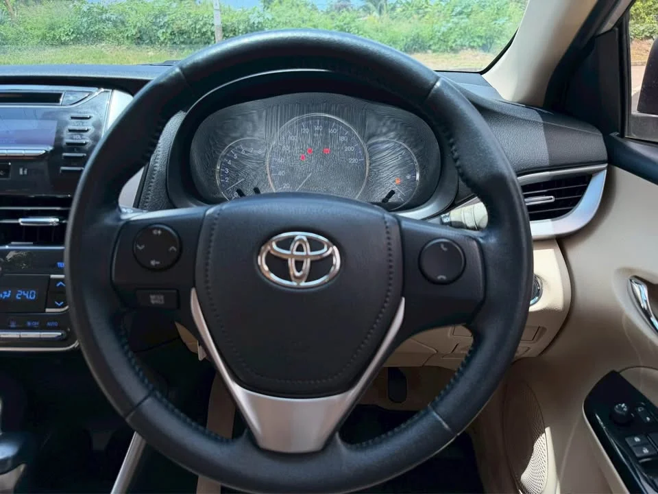 2017 Toyota Yaris ATIV III 2