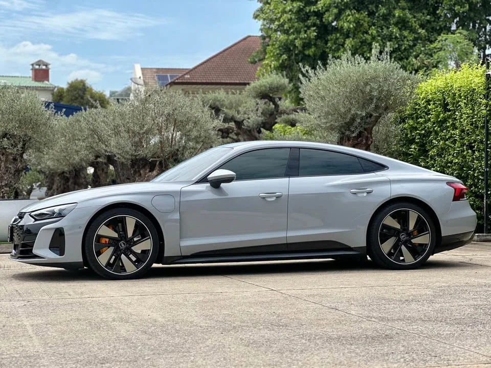 2022 Audi e-tron GT 2