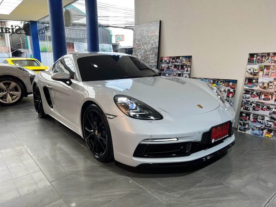 2026 Porsche 718 Boxster and Cayman IV 3