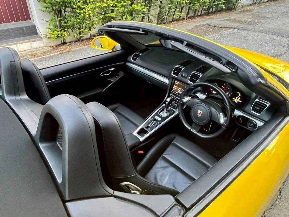 2013 Porsche Boxster and Cayman III 2