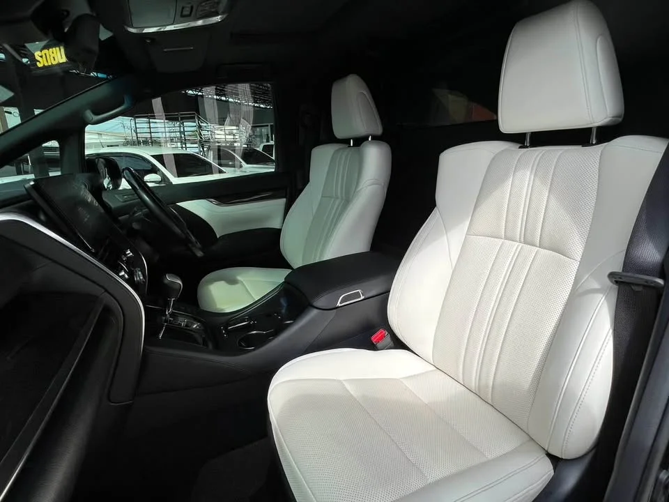2021 Lexus LM I 3