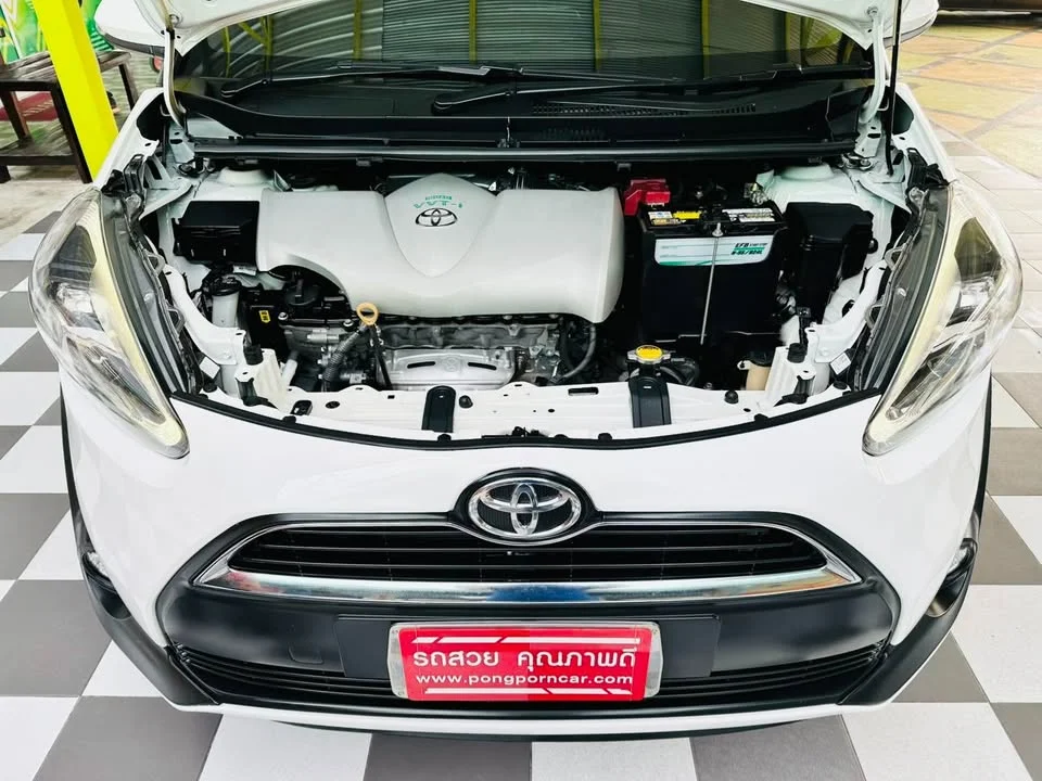 2016 Toyota Sienta II 2