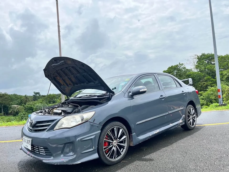 2010 Toyota Corolla Altis X (E140) 3