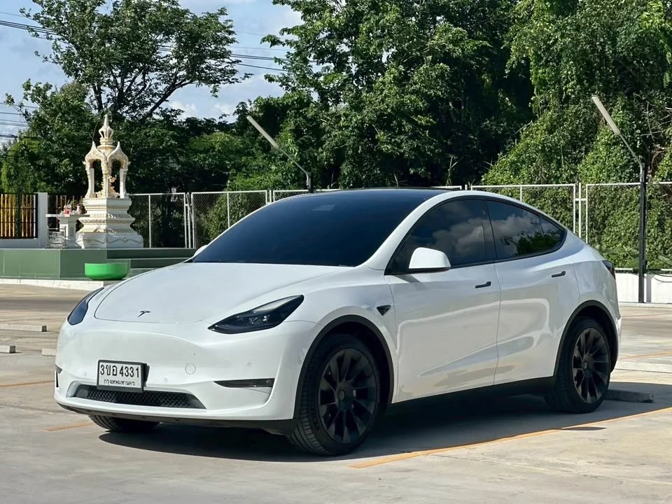 2023 Tesla Model Y 3