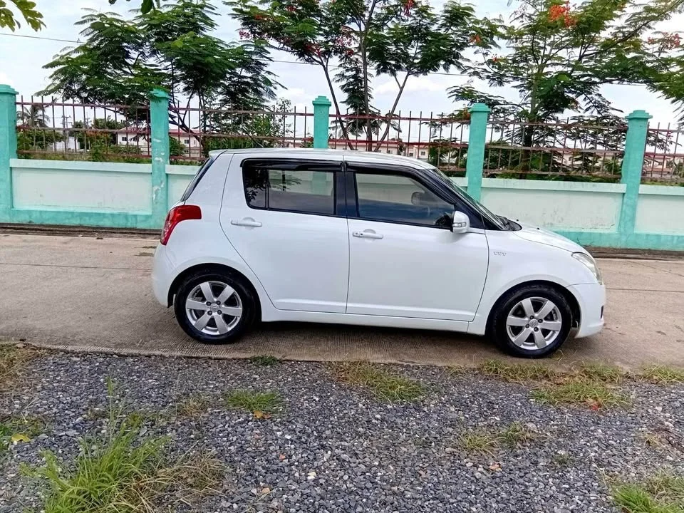 2012 Suzuki Swift I 2