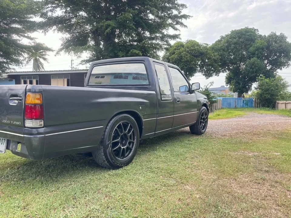 1994 Isuzu TFR III 3