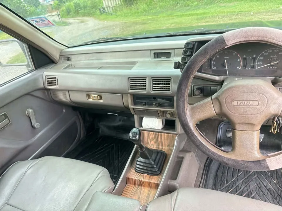 1994 Isuzu TFR III 2