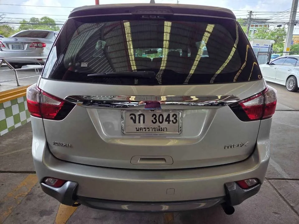2015 Isuzu MU-X I 2