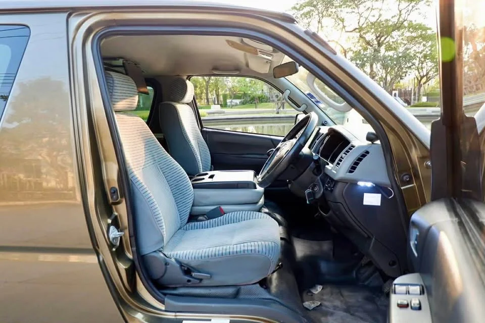 2005 Toyota HiAce V (H200) 2