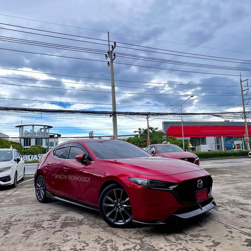 2019 Mazda 3 IV 3
