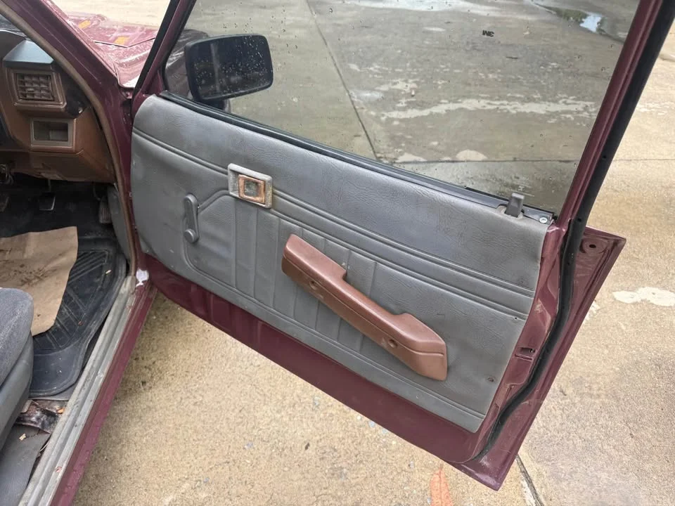 1986 Toyota Hilux Mighty-X V 3