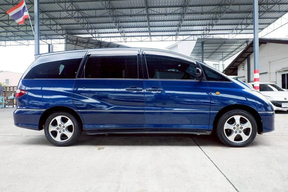 2004 Toyota Estima II 3