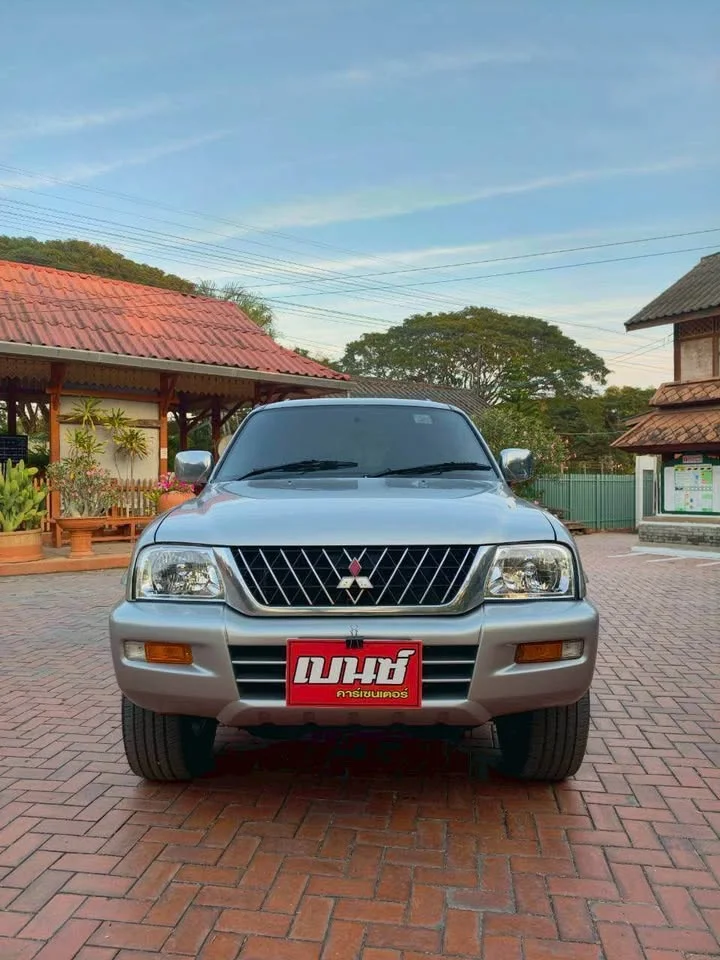 2002 Mitsubishi Strada G-Wagon 2