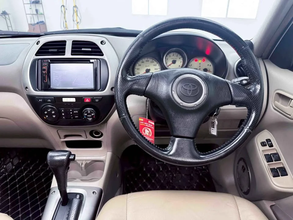 2001 Toyota RAV4 II 3
