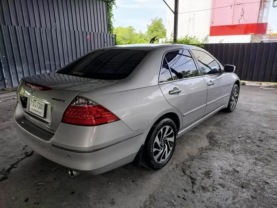 2006 Honda Accord VII 2