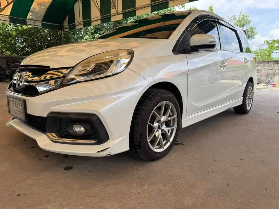 2015 Honda Mobilio II 2