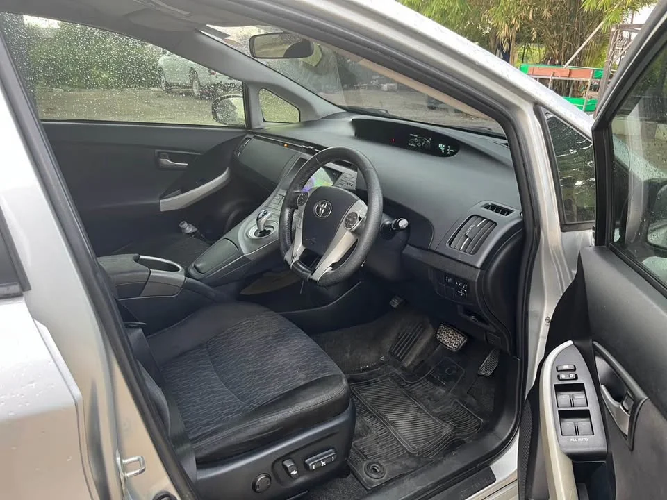 2012 Toyota Prius III 3