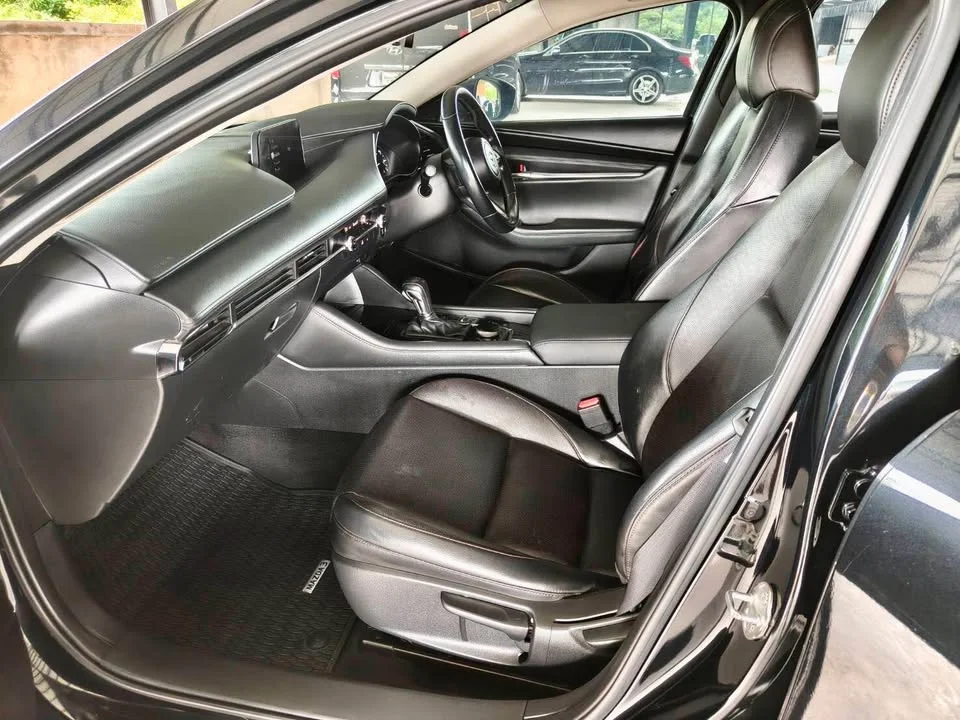 2020 Mazda 3 IV 2