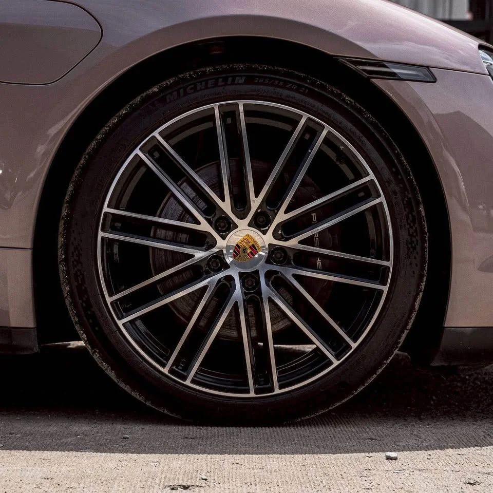 2021 Porsche Taycan 9J1 3