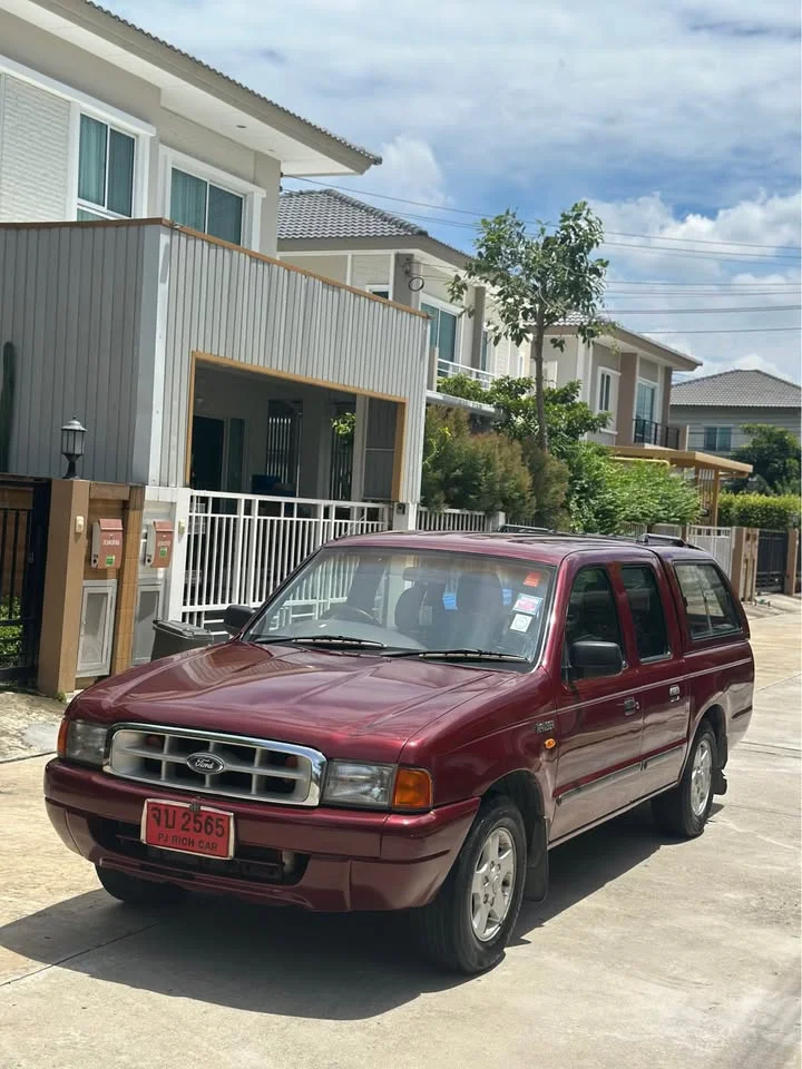 2000 Mazda 2500 Fighter V 2