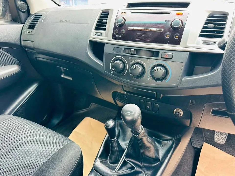 2014 Toyota Hilux VII 3