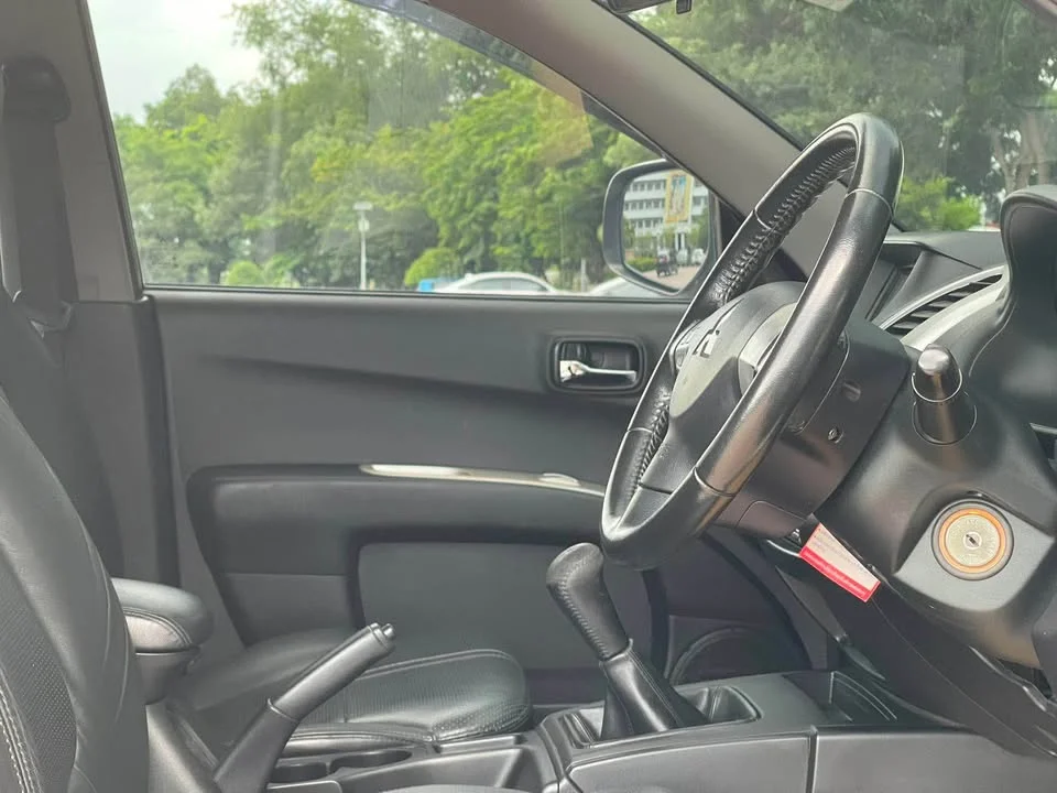 2014 Mitsubishi Triton IV 2