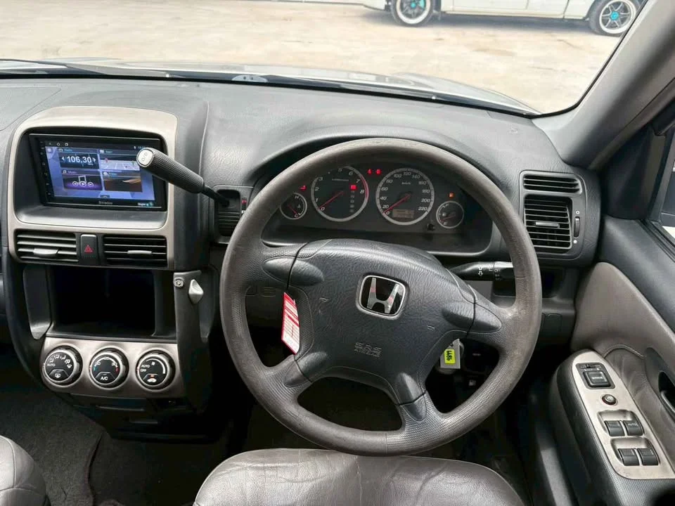2002 Honda CR-V II 3