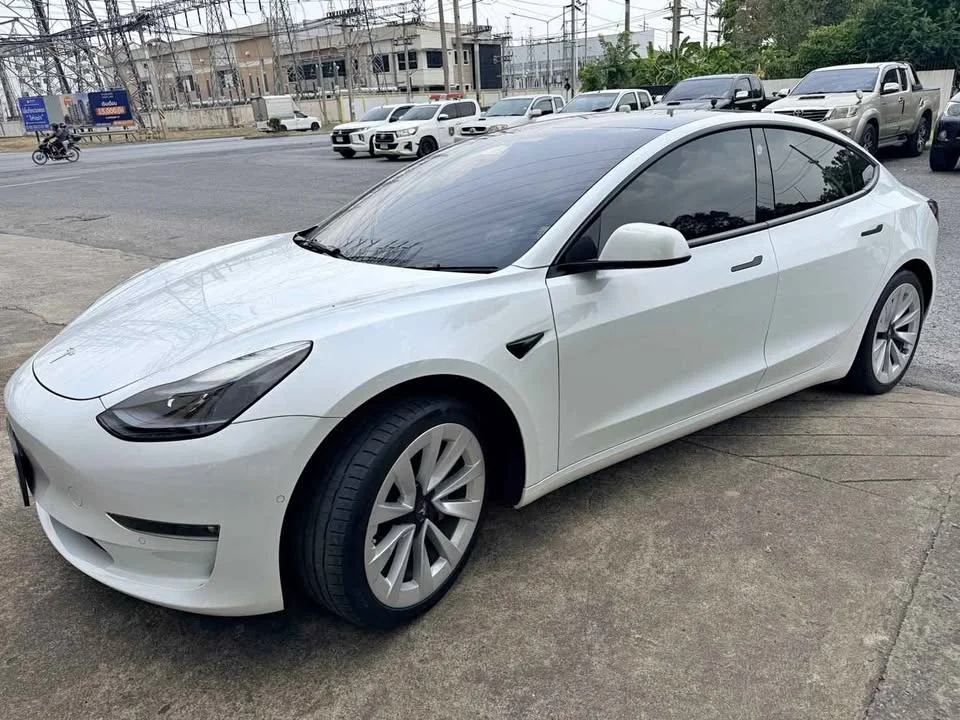 2023 Tesla Model 3 3