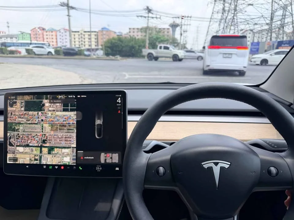2023 Tesla Model 3 2
