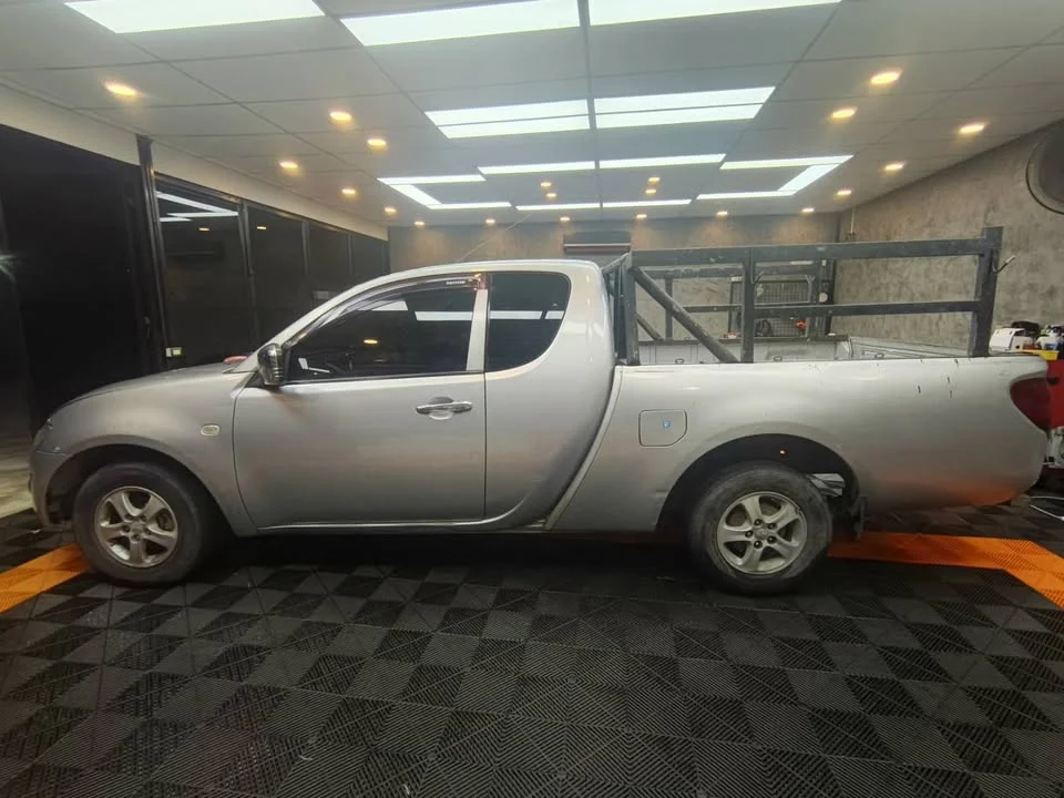 2011 Mitsubishi Triton IV 2