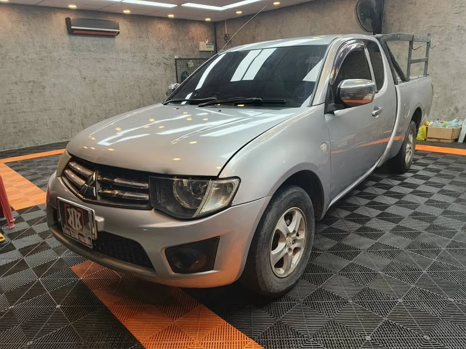 2011 Mitsubishi Triton IV 3