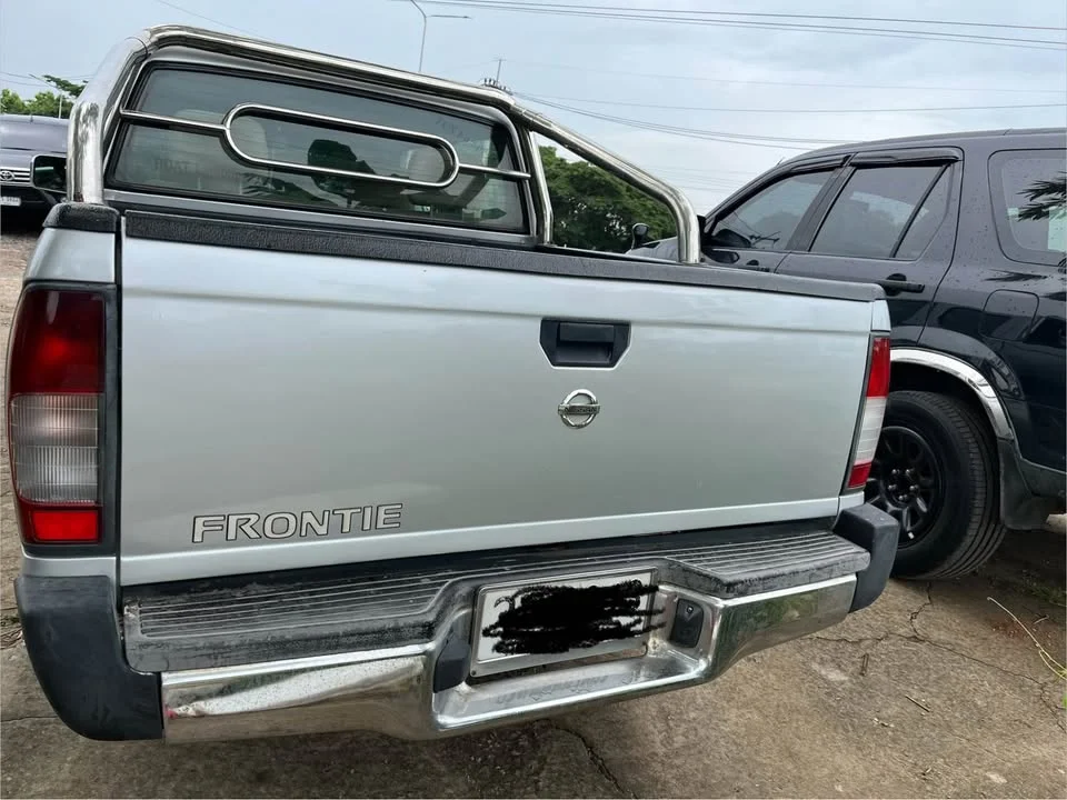 1992 Nissan Frontier I 2