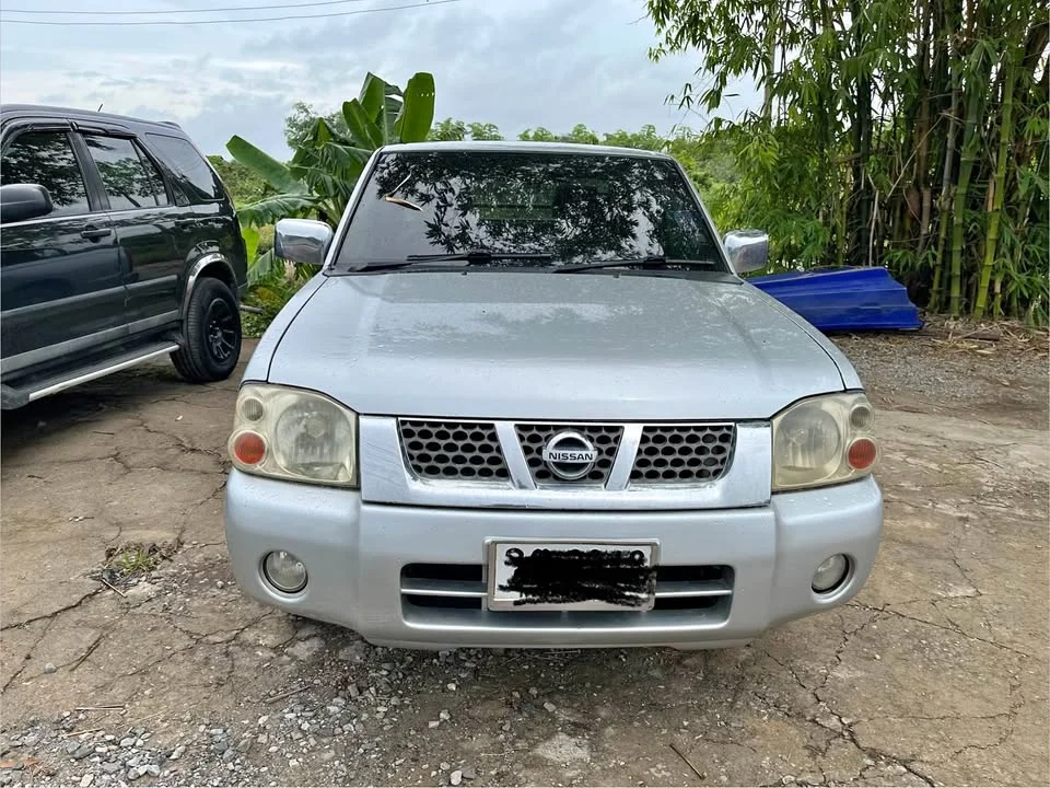 1992 Nissan Frontier I 3
