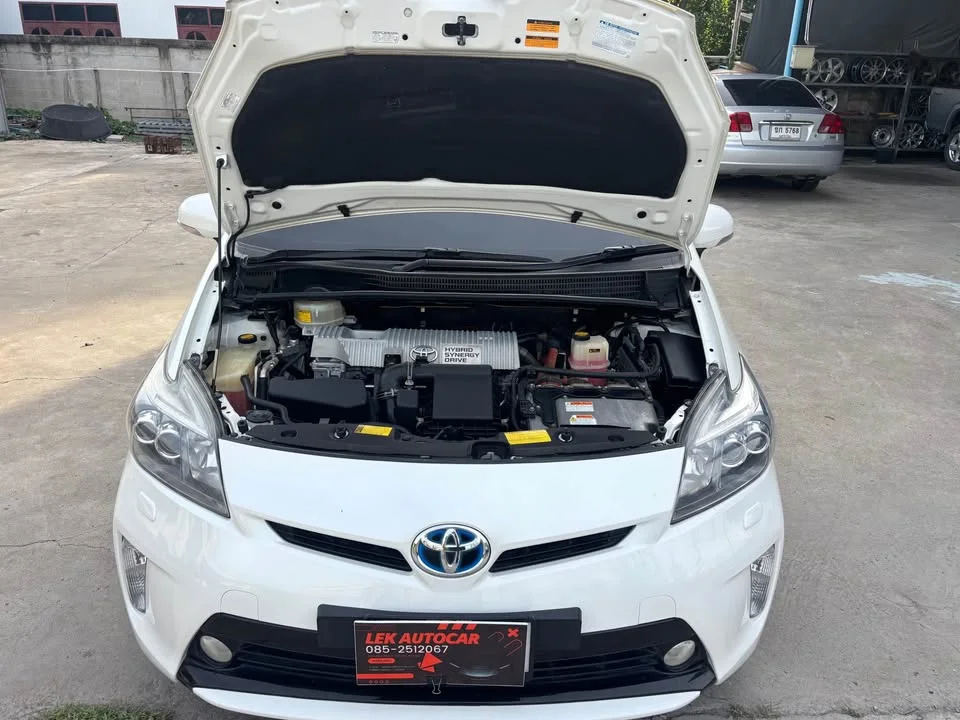 2012 Toyota Prius III 3