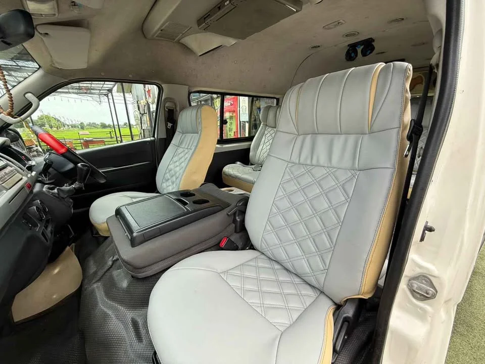 2011 Toyota Commuter V (H200) 3