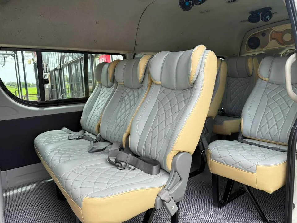 2011 Toyota Commuter V (H200) 2