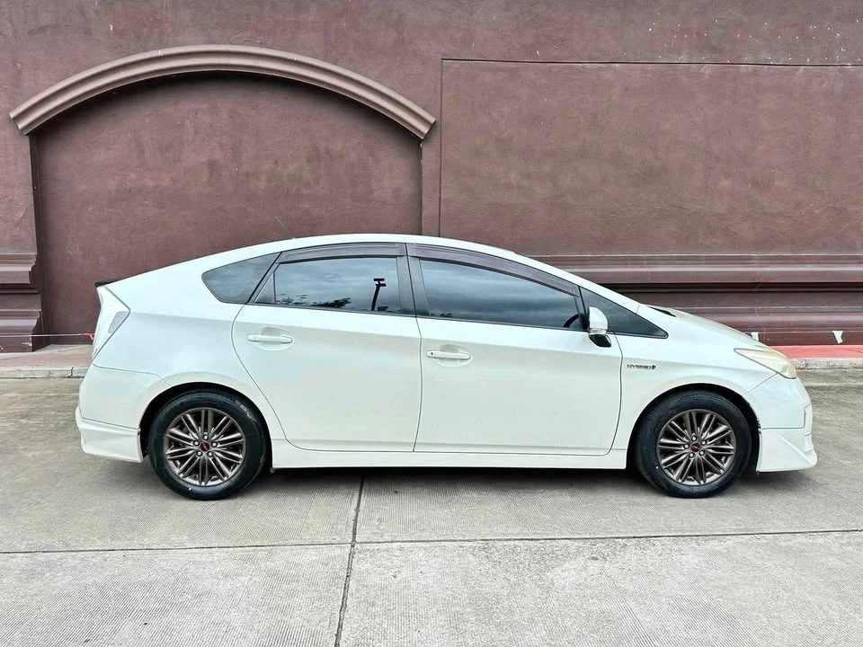 2013 Toyota Prius III 3