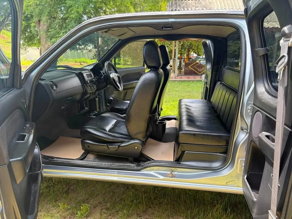 Mazda BT-Series I 3
