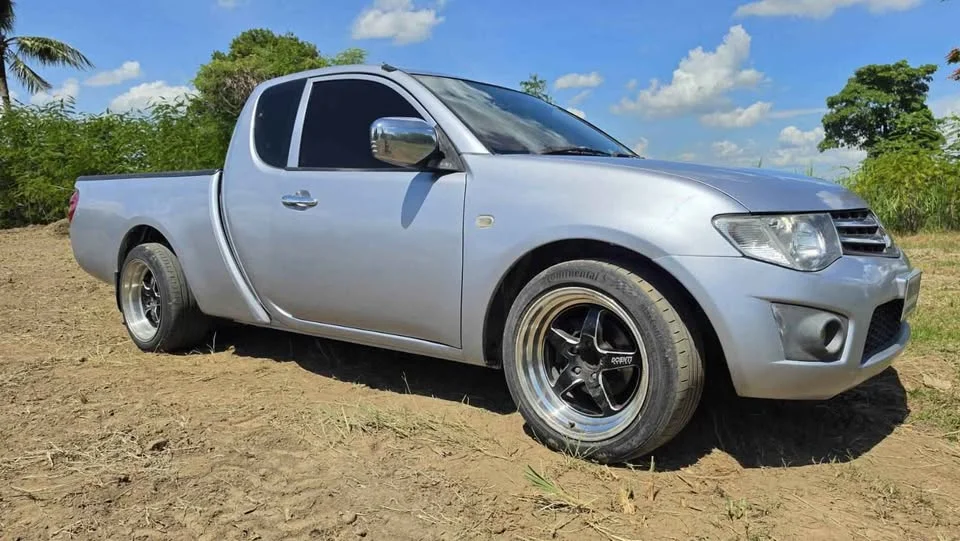 2011 Mitsubishi Triton IV 3