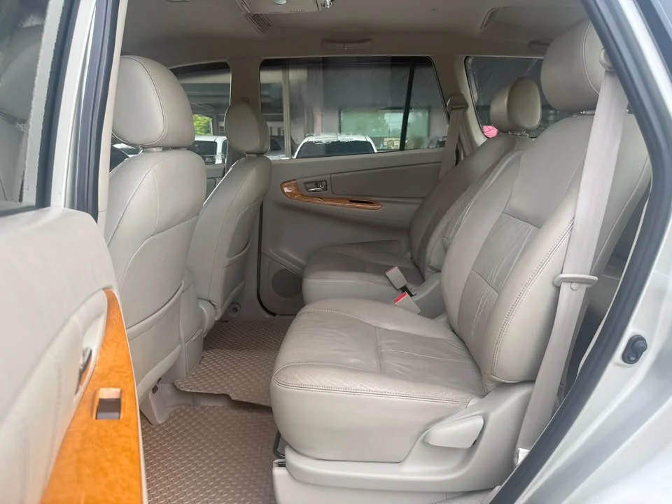 2010 Toyota Innova I 3