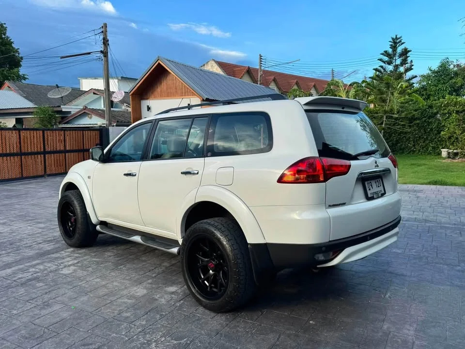 2011 Mitsubishi Pajero Sport II 3