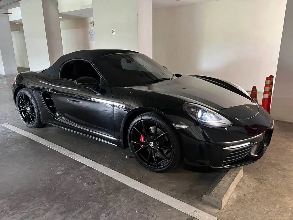 2017 Porsche 718 Boxster and Cayman IV 3