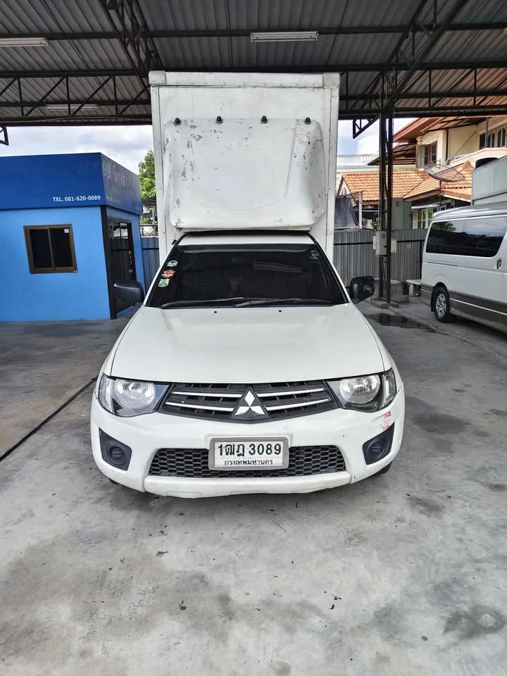 2013 Mitsubishi Triton IV 2
