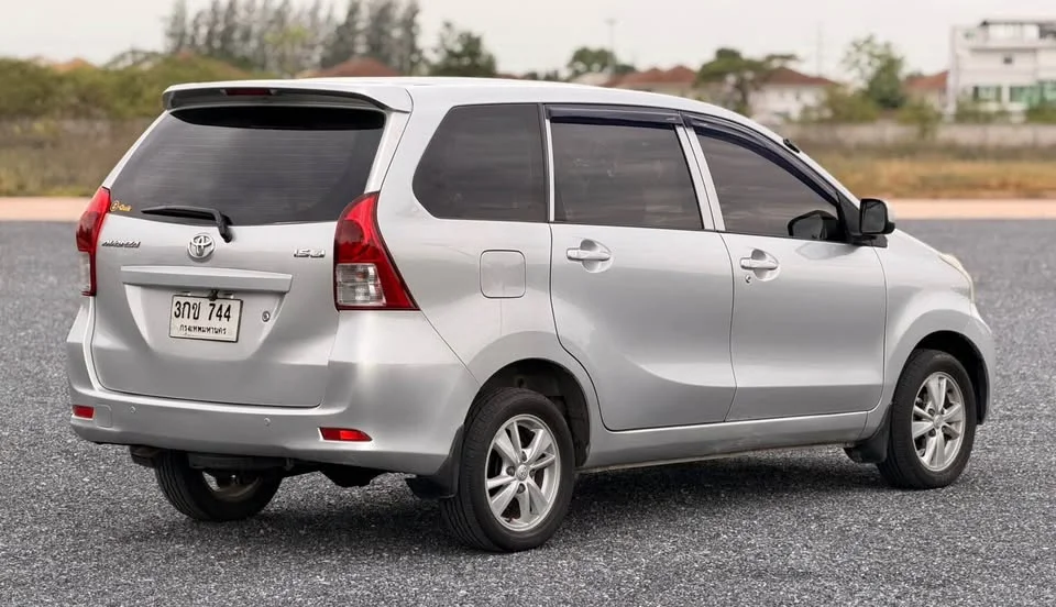 2013 Toyota Avanza II 2