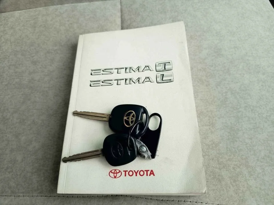 2006 Toyota Estima II 2