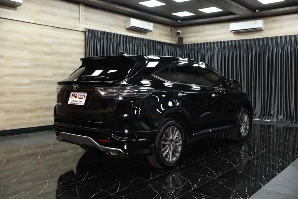 2014 Toyota Harrier III 3