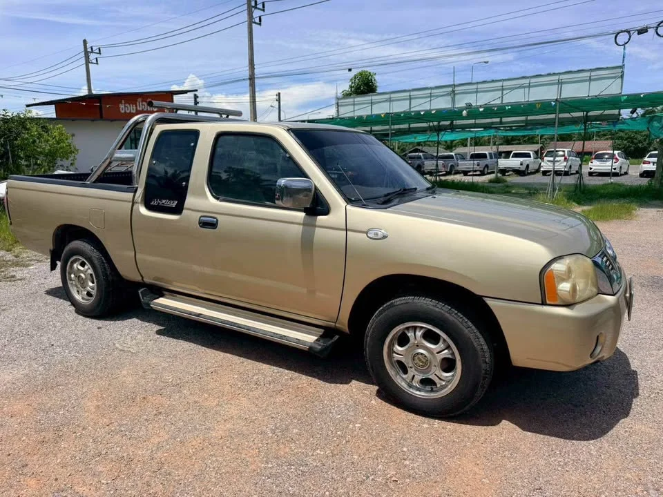2004 Nissan Frontier I 2