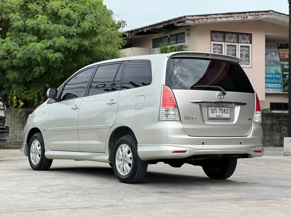 2008 Toyota Innova I 3